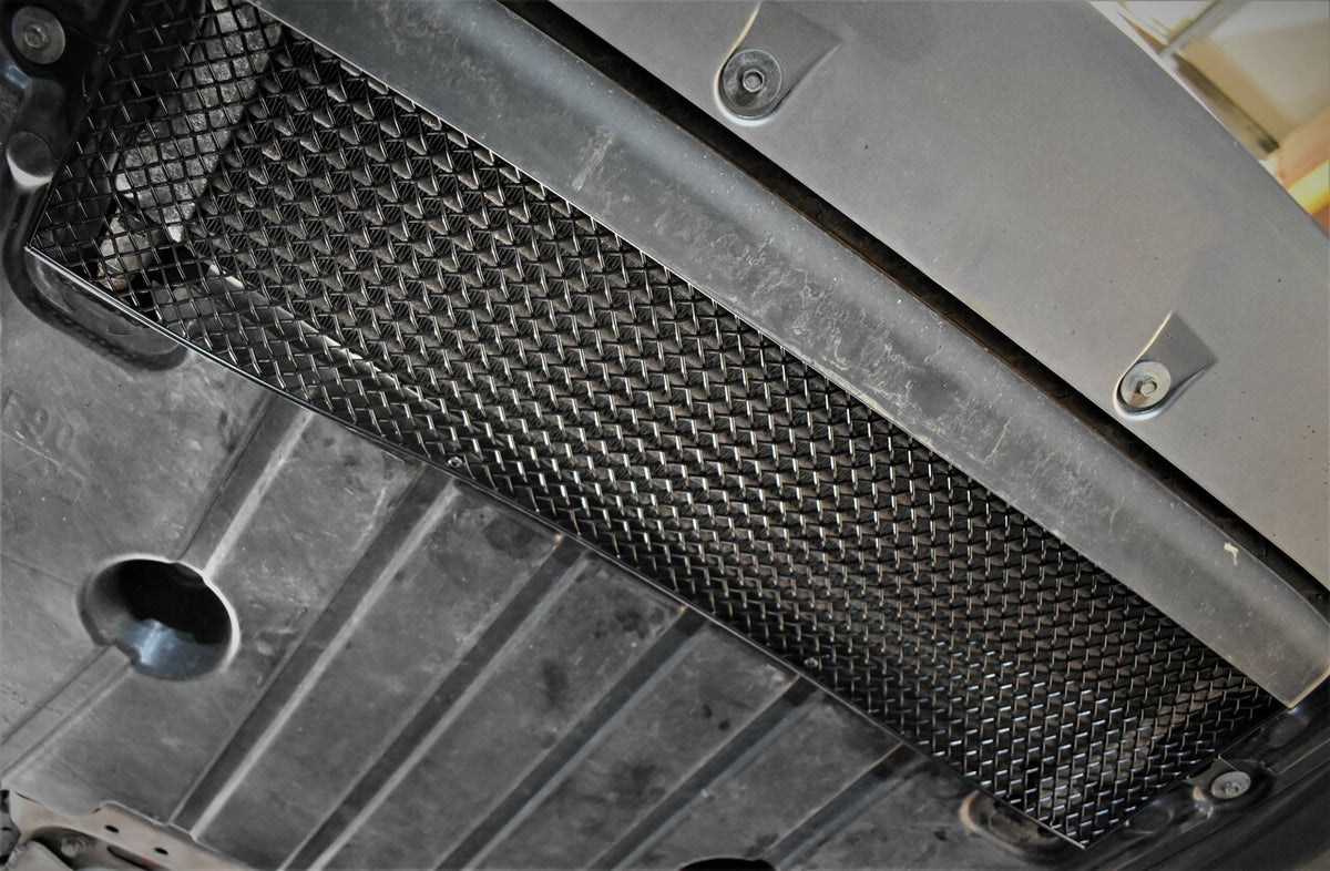 BMW M5 F90 Competition - Oil Cooler Grille by ZUNSPORT (2018–2020)