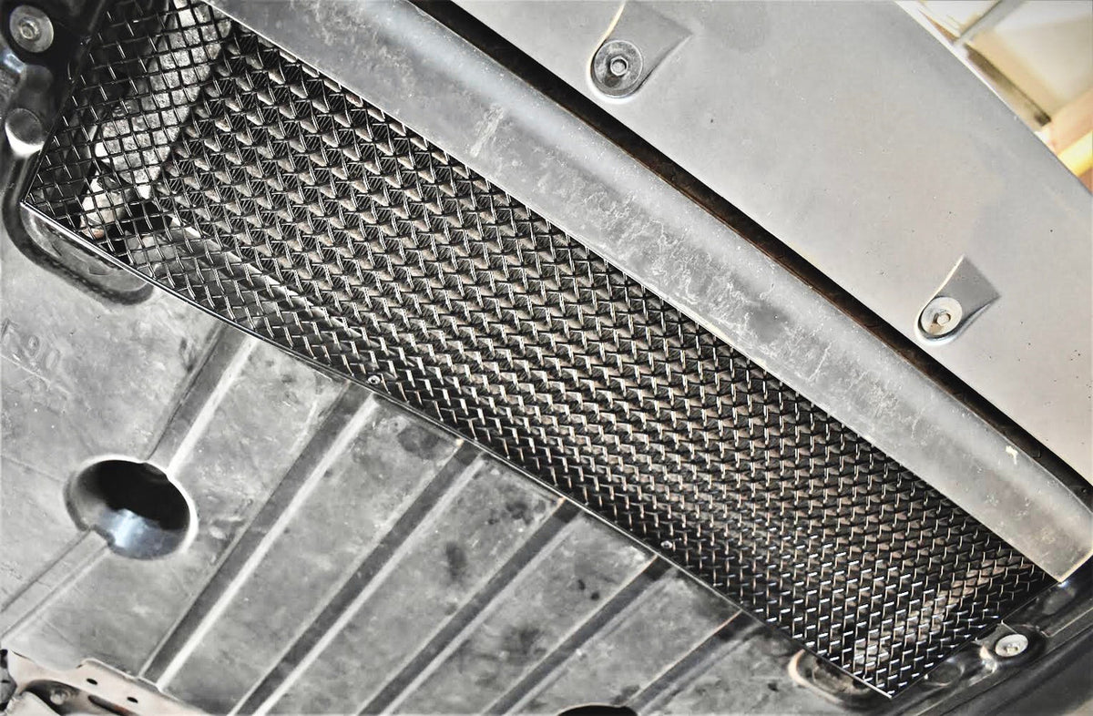 BMW M5 F90 Competition - Oil Cooler Grille by ZUNSPORT (2018–2020)